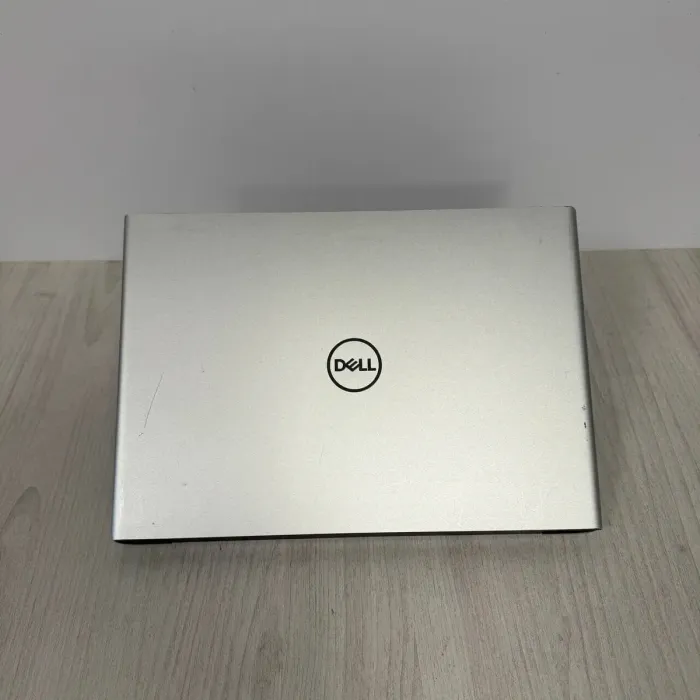 Ультрабук Б-клас Dell Vostro 5471 / 14" (1920x1080) IPS / Intel Core i5-8250U (4 (8) ядра по 1.6 - 3.4 GHz) / 8 GB DDR4 / 240 GB SSD / Intel UHD Graphics 620 / WebCam / Windows 10 б/в - зображення 8