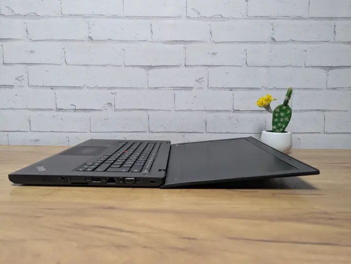 Ноутбук Б-клас Lenovo ThinkPad T440 / 14" (1600x900) TN / Intel Core i5-4300U (2 (4) ядра по 1.9 - 2.9 GHz) / 8 GB DDR3 / 128 GB SSD / Intel HD Graphics 4400 / WebCam б/в - зображення 9