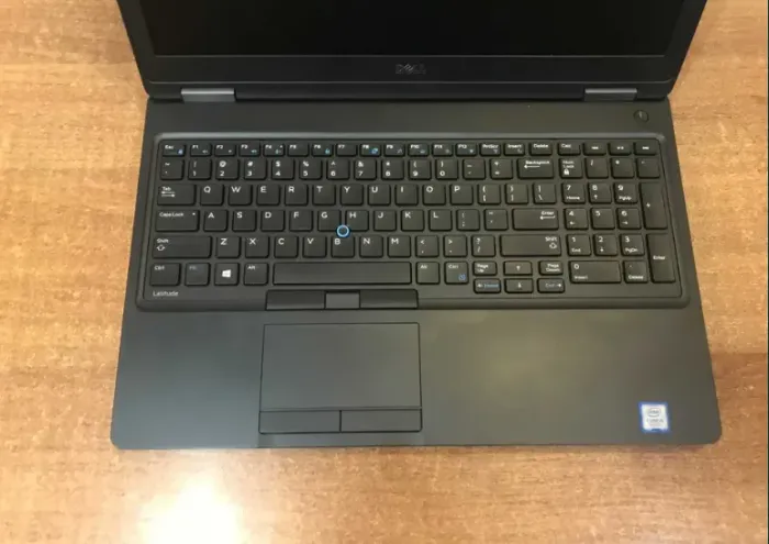 Ноутбук Dell Latitude E5570 / 15.6" (1920x1080) TN / Intel Core i5-6300U (2 (4) ядра по 2.4 - 3.0 GHz) / 8 GB DDR4 / 256 GB SSD / Intel HD Graphics 520 / WebCam б/в - зображення 4