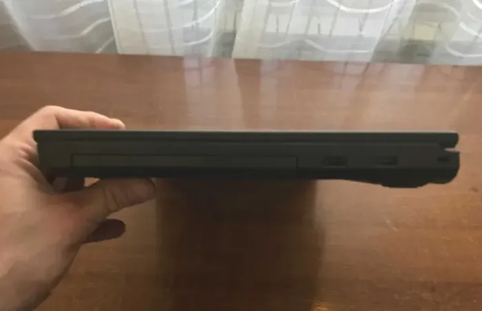 Ноутбук Lenovo ThinkPad T540p / 15.6" (1920x1080) TN / Intel Core i5-4300M (2 (4) ядра по 2.6 - 3.3 GHz) / 8 GB DDR3 / 256 GB SSD / Intel HD Graphics 4600 / WebCam б/в - зображення 8