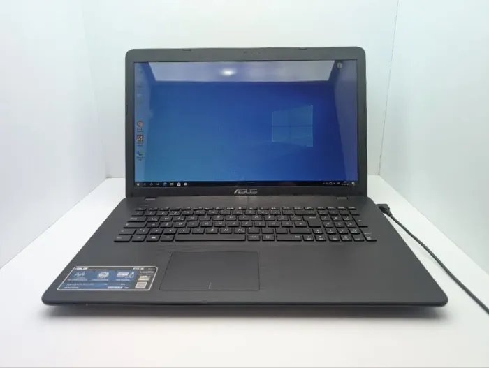 Ноутбук Asus F751M / 17.3" (1600x900) TN / Intel Celeron N2940 (4 ядра по 1.83 - 2.25 GHz) / 8 GB DDR3 / 120 GB SSD / Intel HD Graphics / WebCam / DVD-ROM б/в - зображення 2