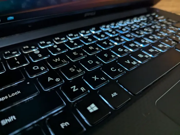 Ігровий ноутбук Dell XPS 15 9550 / 15.6" (1920x1080) IPS / Intel Core i7-6700HQ (4 (8) ядра по 2.6 - 3.5 GHz) / 16 GB DDR4 / 480 GB SSD / nVidia GeForce GTX 960M, 2 GB GDDR5, 128-bit / WebCam / Windows 10 б/в - зображення 6