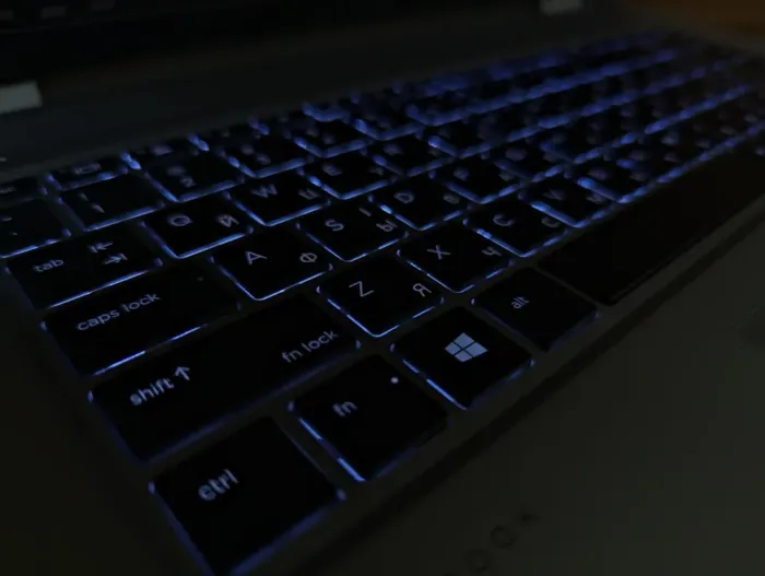 Ігровий  ноутбук HP EliteBook 1050 G1 / 15.6" (1920x1080) TN / Intel Core i7-8850H (6 (12) ядер по 2.6 - 4.3 GHz) / 16 GB DDR4 / 512 GB SSD / nVidia GeForce GTX 1050, 4 GB GDDR5, 128-bit / WebCam / Fingerprint / Windows 10 б/в - зображення 6