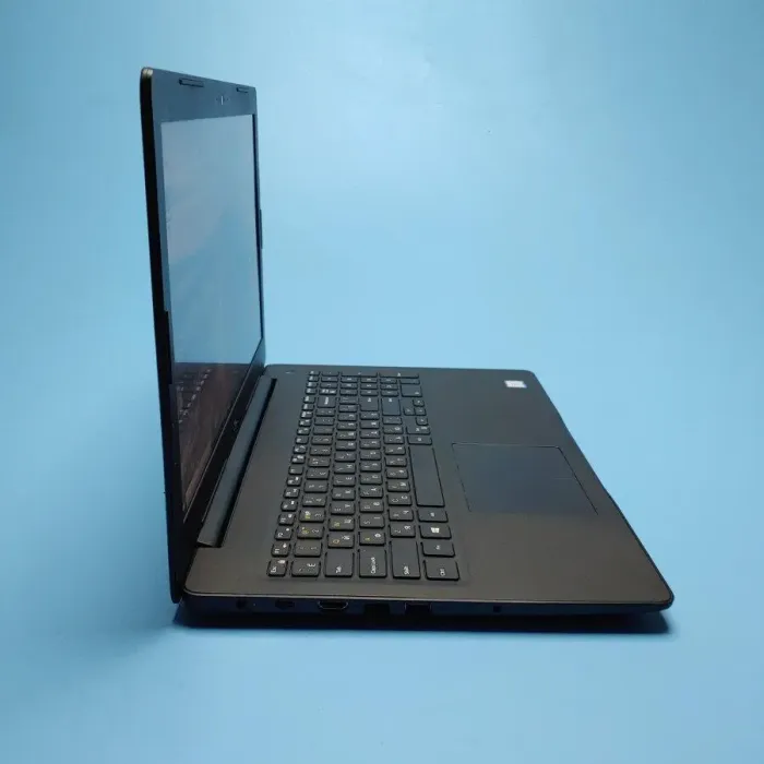 Ноутбук Б-клас Dell Latitude 3590 / 15.6" (1366x768) TN / Intel Core i5-8250U (4 (8) ядра по 1.6 - 3.4 GHz) / 8 GB DDR4 / 500 GB SSD / Intel UHD Graphics 620 / WebCam / Win 10 Pro б/в - зображення 4