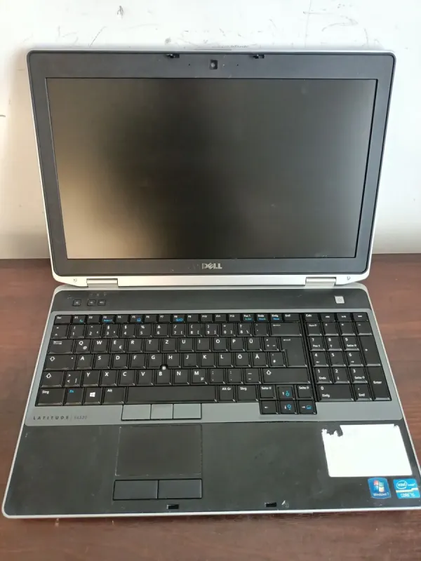 Ноутбук Dell Latitude E6530 / 15.6" TN / Core i5-3340M (2(4) ядер по 2.7-3.4 GHz) / 4GB DDR3 / 500GB HDD / HD Graphics 4000 / WebCam / VGA б/в - зображення 3