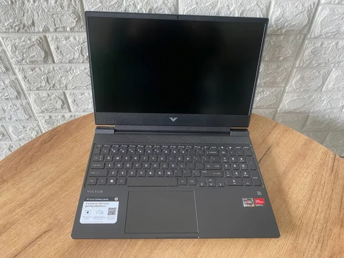 Ігровий ноутбук HP Victus 15-fb0015nr / 15.6" (1920x1080) IPS / AMD Ryzen 5 5600H (6 (12) ядер по 3.3 - 4.2 GHz) / 8 GB DDR4 / 512 GB SSD / AMD Radeon RX 6500M, 4 GB GDDR6, 64-bit / WebCam б/в - зображення 8