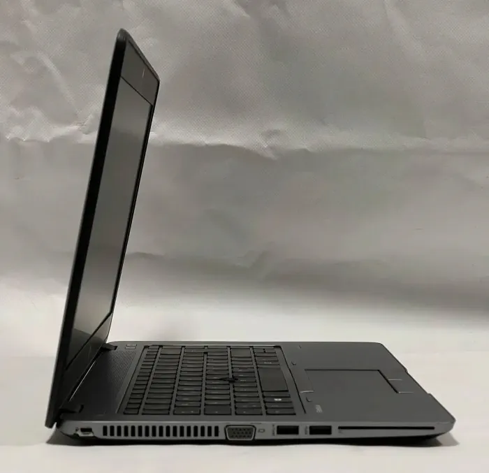 Ноутбук Б-клас HP EliteBook 840 G2 / 14" (1600x900) TN / Intel Core i5-5200U (2 (4) ядра по 2.2 - 2.7 GHz) / 8 GB DDR3 / 500 GB HDD / Intel HD Graphics 5500 / WebCam / VGA / Windows 10 Pro б/в - зображення 5