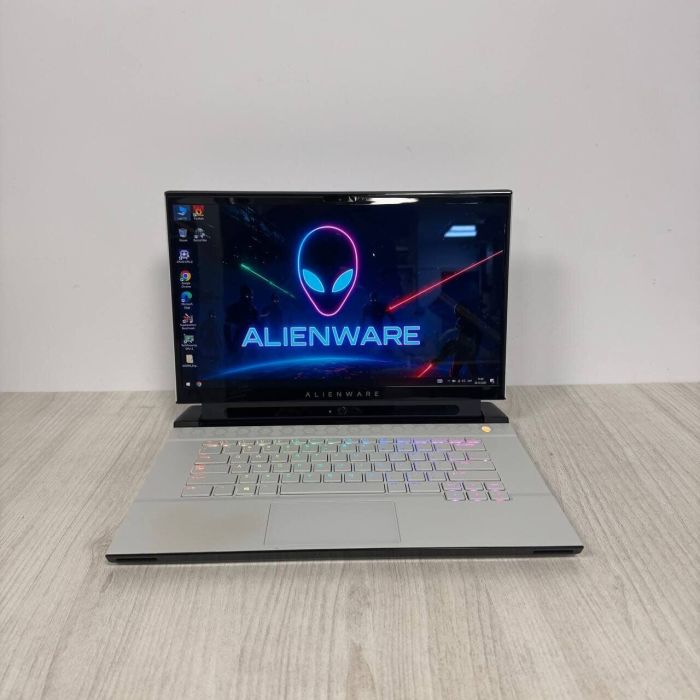 Ігровий ноутбук Dell Alienware m15 R3 White / 15.6" (3840x2160) IPS / Intel Core i7-10875H (8 (16) ядер по 2,3 - 5,1 ГГц) / 32 ГБ DDR4 / 512 ГБ SSD / nVidia GeForce RTX 2080 Super Max-Q, 8 ГБ GDDR6, 256-біт / WebCam б/в - изображение 2