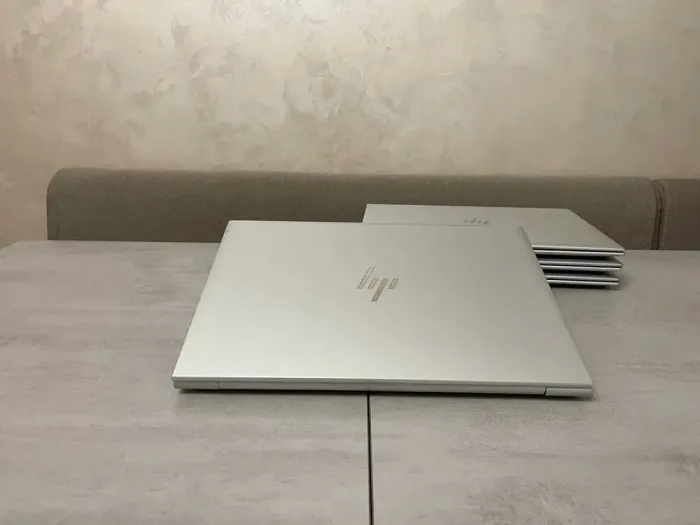 Ультрабук HP EliteBook 860 G10 / 16" (1920x1200) IPS / Intel Core i7-1365U (10 (12) ядер по 1.8 - 5.2 GHz) / 16 GB DDR5 / 512 GB SSD M.2 / Intel Iris Xe Graphics / WebCam / HDMI б/в - зображення 6