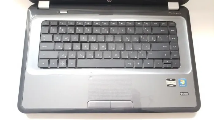 Ноутбук HP Pavilion g6-1312sr / 15,6" (1366x768) TN / AMD E2-3000M (2 ядра по 1,8 ГГц) / 8 ГБ DDR3 / 128 ГБ SSD / AMD Radeon HD 6380G Graphics / WebCam / DVD-ROM / АКБ не тримає заряд б/в - зображення 3