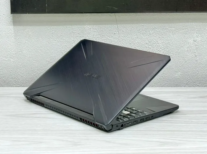 Ігровий ноутбук Asus TUF FX505D / 15.6" (1920x1080) IPS / AMD Ryzen 5 3550H (4 (8) ядра по 2.1 - 3.7 GHz) / 16 GB DDR4 / 512 GB SSD M.2 / nVidia GeForce GTX 1650, 4 GB GDDR5, 128-bit / WebCam / Win 11 Home б/в - зображення 5
