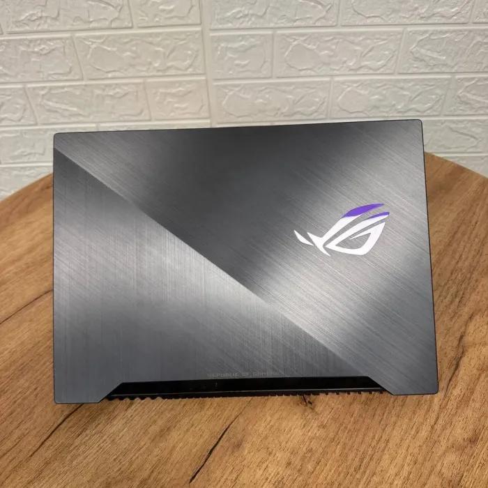 Ігровий ноутбук Б-клас Asus ROG Strix Scar II GL504GW / 15.6" (1920x1080) IPS / Intel Core i7-8750H (6 (12) ядер по 2.2 - 4.1 GHz) / 16 GB DDR4 / 512 GB SSD / nVidia GeForce RTX 2070, 8 GB GDDR6, 256-bit / WebCam б/в - зображення 3