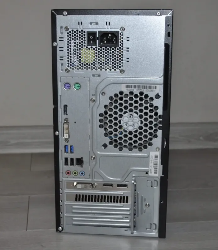 Комп'ютер Fujitsu Esprimo P556 E85+ Tower / Intel Core i3-6100 (2 (4) ядра по 3.7 GHz) / 16 GB DDR4 / 480 GB SSD / AMD Radeon RX 550, 4 GB GDDR5, 128-bit / Windows 11 Pro б/в - зображення 5