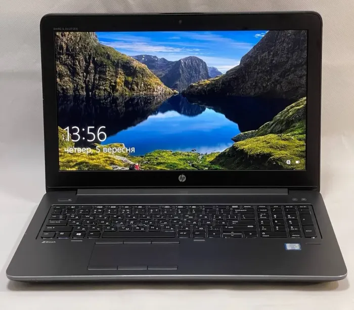 Мобільна робоча станція HP ZBook 15 G3 / 15.6" (1920x1080) TN / Intel Core i7-6820HQ (4 (8) ядра по 2.7 - 3.6 GHz) / 16 GB DDR4 / 256 GB SSD + 500 GB HDD / nVidia Quadro M2000M, 4 GB GDDR5, 128-bit / WebCam б/в - зображення 2