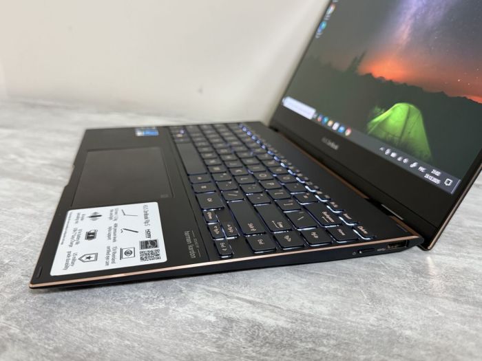 Ультрабук-трансформер Б-клас Asus ZenBook Flip S UX371E / 13.3" (3840x2160) OLED Touch / Intel Core i7-1165G7 (4 (8) ядра по 2.8 - 4.7 GHz) / 16 GB DDR4 / 500 GB SSD / Intel Iris Xe Graphics / WebCam б/в - изображение 8