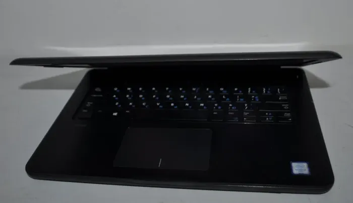 Ноутбук Dell Latitude 3380 / 13.3" (1366x768) TN / Intel Core i3-6006U (2 (4) ядра по 2.0 GHz) / 8 GB DDR4 / 128 GB SSD / Intel HD Graphics 520 / WebCam / HDMI / Windows 10 Pro  б/в - зображення 6