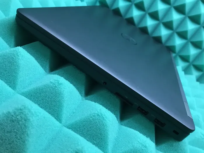 Ноутбук Б-клас Dell Latitude E5570 / 15.6" TN / Core i5-6440HQ (4 ядра по 2.6-3.5GHz) / 8GB DDR4 / 256GB SSD / HD Graphics 530 / WebCam / HDMI / Win 10 б/в - зображення 8