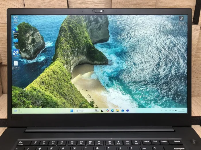 Ноутбук Lenovo ThinkPad X1 / 15.6" (1920x1080) IPS / Intel Core i7-8750H (6 (12) ядер по 2.2 - 4.1 GHz) / 16 GB DDR3 / 256 GB SSD M.2 / nVidia GeForce GTX 1050 Ti, 4 GB GDDR5, 128-bit / WebCam б/в - зображення 3