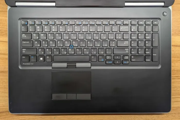 Мобільна робоча станція Dell Precision 7720 / 17.3" (1920x1080) IPS / Intel Core i7-7820HQ (4 (8) ядра по 2.9 - 3.9 GHz) / 32 GB DDR4 / 512 GB SSD / nVidia Quadro P4000, 8 GB GDDR5, 256-bit / HDMI / Windows 10 б/в - зображення 3