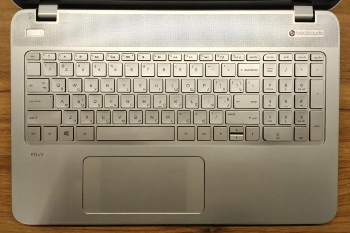 Ноутбук HP ENVY m6 / 15.6" (1366x768) TN Touch / AMD A10-5750M (4 ядра по 2.5 - 3.5 GHz) / 8 GB DDR3 / 256 GB SSD / AMD Radeon HD 8650G / WebCam / Windows 10 б/в - зображення 3