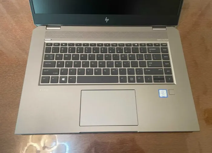 Робоча станція HP Zbook 15 G5 / 15,6" (1920x1080) IPS / Intel Core i7-8850H (6 (12) ядра по 2,6 - 4,3 ГГц) / 16 ГБ DDR4 / 256 ГБ SSD / nVidia Quadro P1000, 4 ГБ GDDR5, 128-біт / WebCam б/в - зображення 4