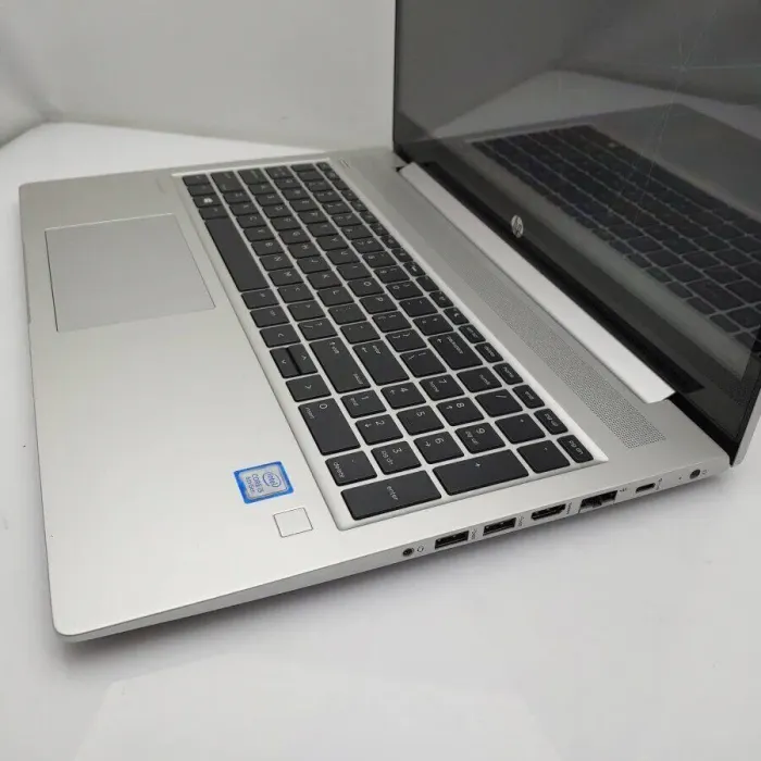 Ноутбук HP ProBook 450 G6 / 15.6" (1366x768) TN / Intel Core i5-8265U (4 (8) ядра по 1.6 - 3.9 GHz) / 8 GB DDR4 / 256 GB SSD / Intel UHD Graphics 620 / WebCam б/в - зображення 4