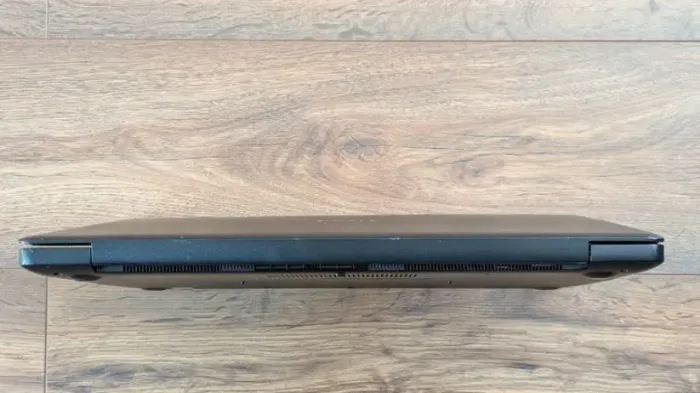 Ноутбук Dell Latitude 3590 / 15.6" (1366x768) TN / Intel Core i5-8250U (4 (8) ядра по 1.6 - 3.4 GHz) / 8 GB DDR4 / 256 GB SSD / Intel UHD Graphics 620 / WebCam б/в - зображення 6