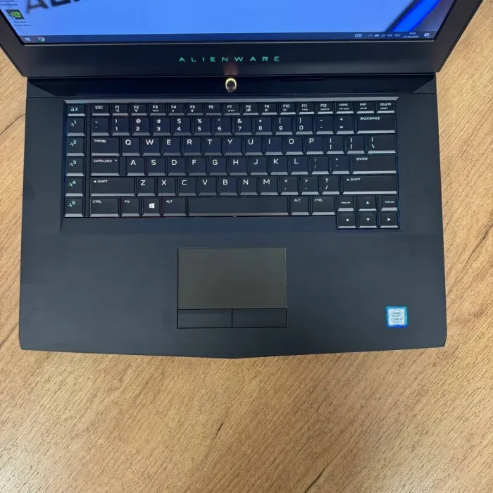 Ігровий ноутбук Б-клас Dell Alienware 15 R3 / 15.6" (1920x1080) IPS / Intel Core i7-7700HQ (4 (8) ядра по 2.8 - 3.8 GHz) / 16 GB DDR4 / 500 GB SSD / nVidia GeForce GTX 1070, 8 GB GDDR5, 256-bit / WebCam б/в - зображення 7