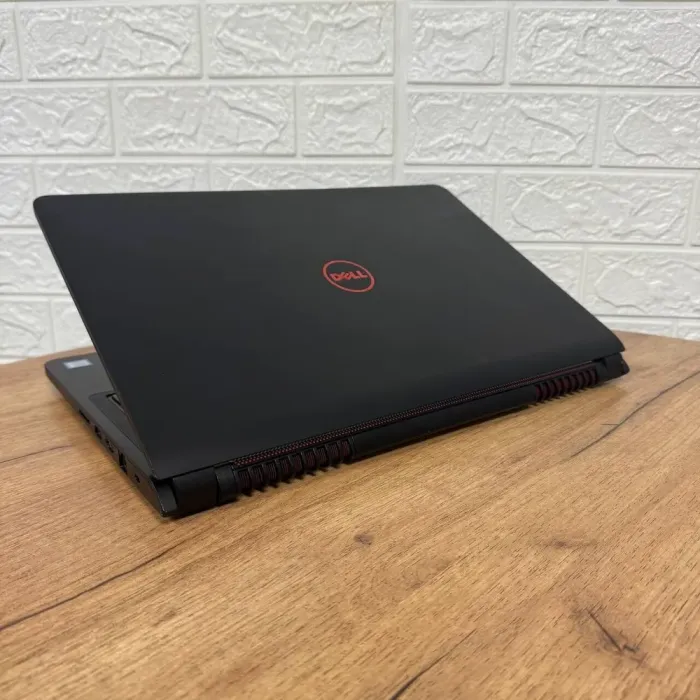 Ігровий ноутбук Б-клас Dell Inspiron 15 5577 / 15.6" (1920x1080) TN / Intel Core i7-7700HQ (4 (8) ядра по 2.8 - 3.8 GHz) / 16 GB DDR4 / 500 GB SSD / nVidia GeForce GTX 1050, 4 GB GDDR5, 128-bit / WebCam б/в - зображення 6