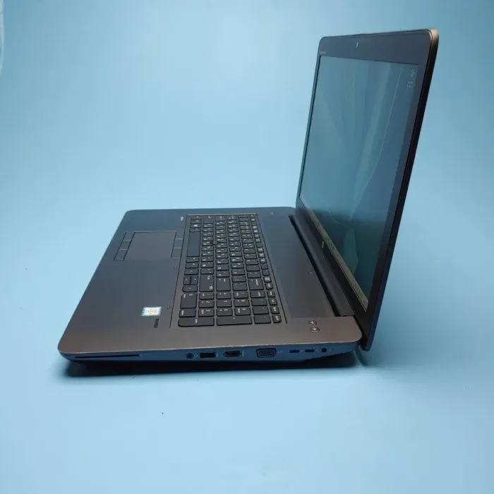 Мобільна робоча станція HP ZBook 17 G4 / 17.3" (1920x1080) IPS / Intel Core i7-7820HQ (4 (8) ядра по 2.9 - 3.9 GHz) / 16 GB DDR4 / 480 GB SSD / nVidia Quadro P3000, 6 GB GDDR5, 192-bit / WebCam / Win 10 Pro б/в - зображення 5