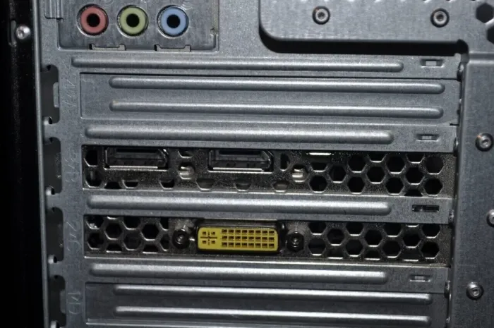 Комп'ютер Fujitsu Esprimo P756 E90 Tower / Intel Core i5-6500 (4 ядра по 3,2 - 3,6 ГГц) / 8 ГБ DDR4 / 4000 ГБ HDD / nVidia GeForce GTX 745, 2 ГБ GDDR3, 128-біт / Windows 10 Pro б/в - зображення 5