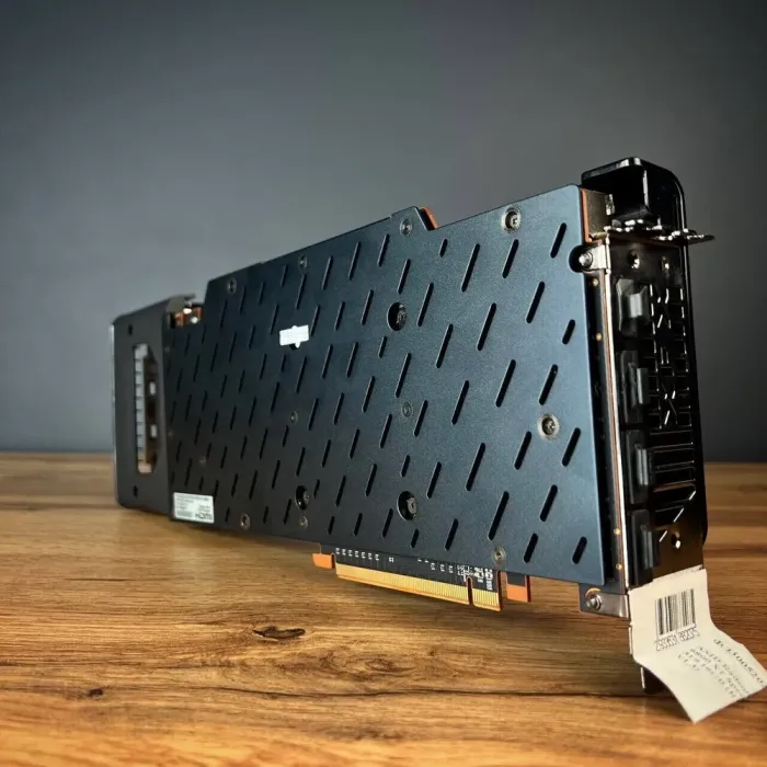 Дискретна відеокарта AMD Radeon RX 6800 XT, 16 GB GDDR6, 256-bit / DisplayPort, HDMI б/в - зображення 7