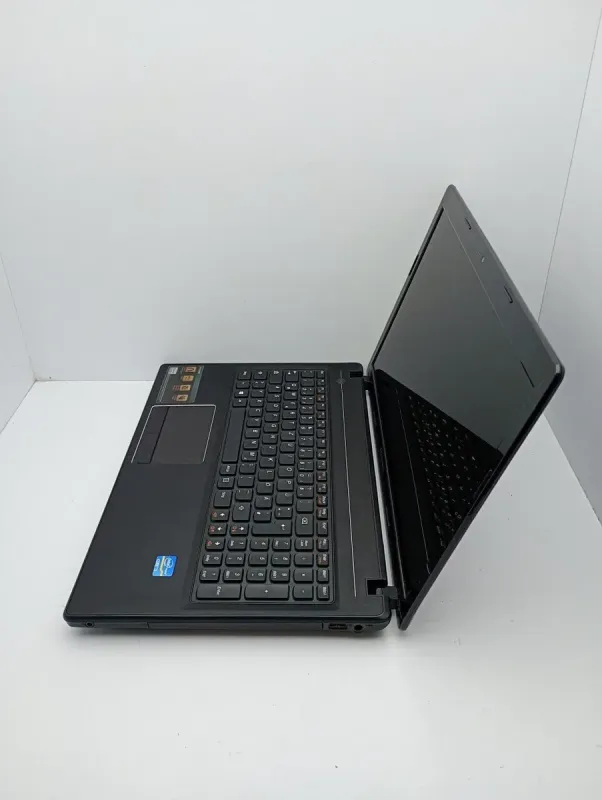 Ноутбук Lenovo G580 / 15.6" (1366x768) TN / Intel Core i5-3230M (2 (4) ядра по 2.6 - 3.2 GHz) / 8 GB DDR3 / 500 GB HDD / Intel HD Graphics 4000 / WebCam б/в - зображення 4