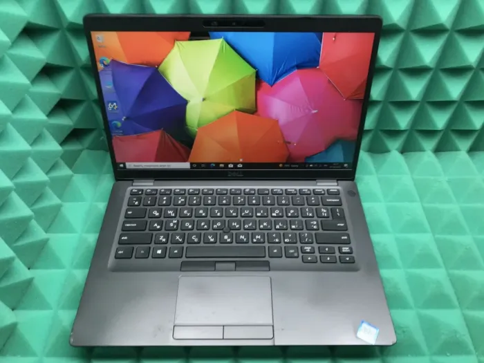 Ультрабук Б-клас Dell Latitude 5400 / 14" (1920x1080) IPS / Intel Core i5-8365U (4 (8) ядра по 1.6 - 4.1 GHz) / 8 GB DDR4 / 256 GB SSD / Intel UHD Graphics 620 / WebCam / USB 3.1 / HDMI / Windows 10 б/в - зображення 2
