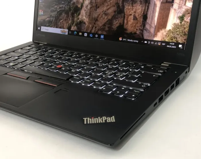 Ультрабук Б-клас Lenovo ThinkPad T470s / 14" (1920x1080) IPS / Intel Core i5-6300U (2 (4) ядра по 2.4 - 3.0 GHz) / 8 GB DDR4 / 256 GB SSD / Intel HD Graphics 520 / WebCam / Win 10 Pro / Два АКБ б/в - зображення 9
