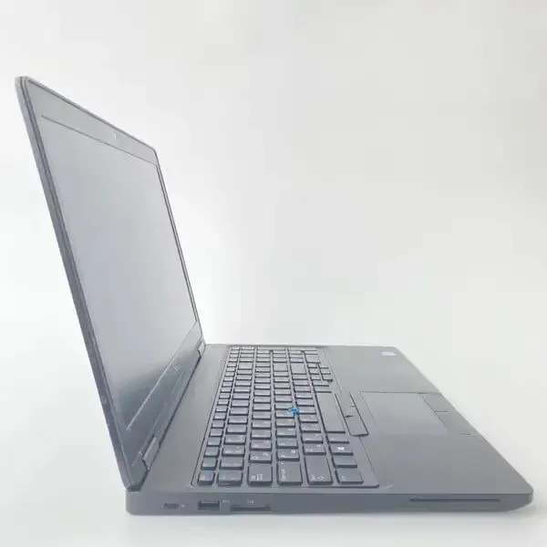 Ультрабук Б-клас Dell Latitude 5590 / 15.6" (1920x1080) IPS / Intel Core i5-8350U (4 (8) ядра по 1.7 - 3.6 GHz) / 16 GB DDR4 / 256 GB SSD / Intel UHD Graphics 620 / WebCam б/в - зображення 5