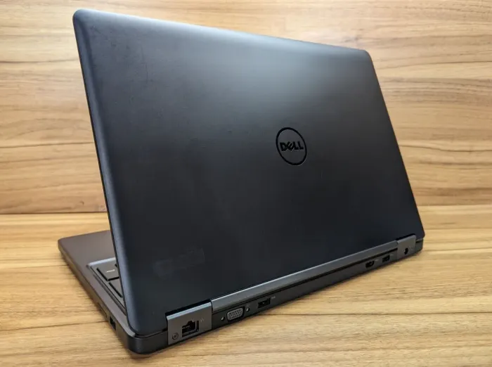 Ноутбук Dell Latitude E5550 / 15.6" (1366x768) TN / Intel Core i5-5200U (2 (4) ядра по 2.2 - 2.7 GHz) / 8 GB DDR3 / 240 GB SSD / Intel HD Graphics 5500 / WebCam / Windows 10 б/в - зображення 6