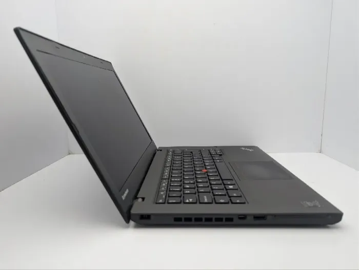 Ноутбук Lenovo ThinkPad T440 / 14" (1600x900) TN / Intel Core i5-4300U (2 (4) ядра по 1.9 - 2.9 GHz) / 8 GB DDR3 / 120 GB SSD / Intel HD Graphics 4400 / WebCam б/в - зображення 4