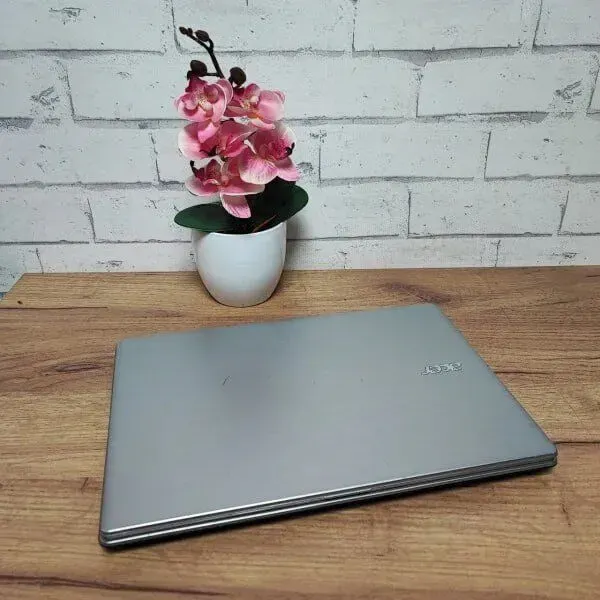 Нетбук Acer Aspire V5-122P / 11.6" (1366x768) TN Touch / AMD A4-1250 (2 ядра по 1.0 GHz) / 8 GB DDR3 / 128 GB SSD / AMD Radeon HD 8210 Graphics / WebCam б/в - зображення 5