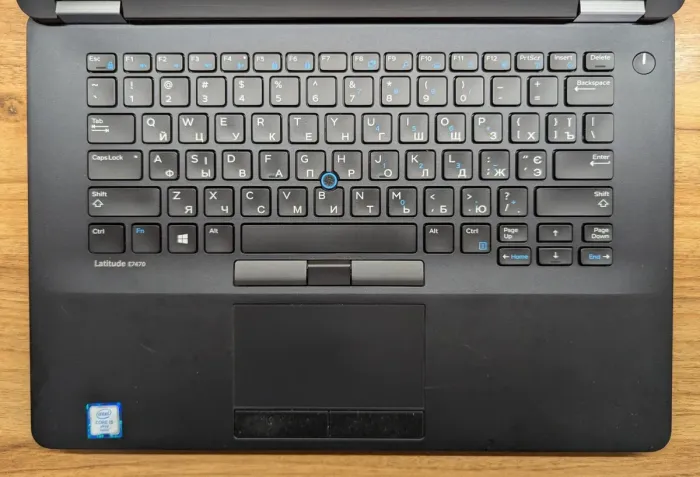 Ультрабук Dell Latitude E7470 / 14" (2560x1440) IPS Touch / Intel Core i5-6300U (2 (4) ядра по 2.4 - 3.0 GHz) / 8 GB DDR4 / 240 GB SSD / Intel HD Graphics 520 / WebCam / Windows 10 б/в - зображення 3