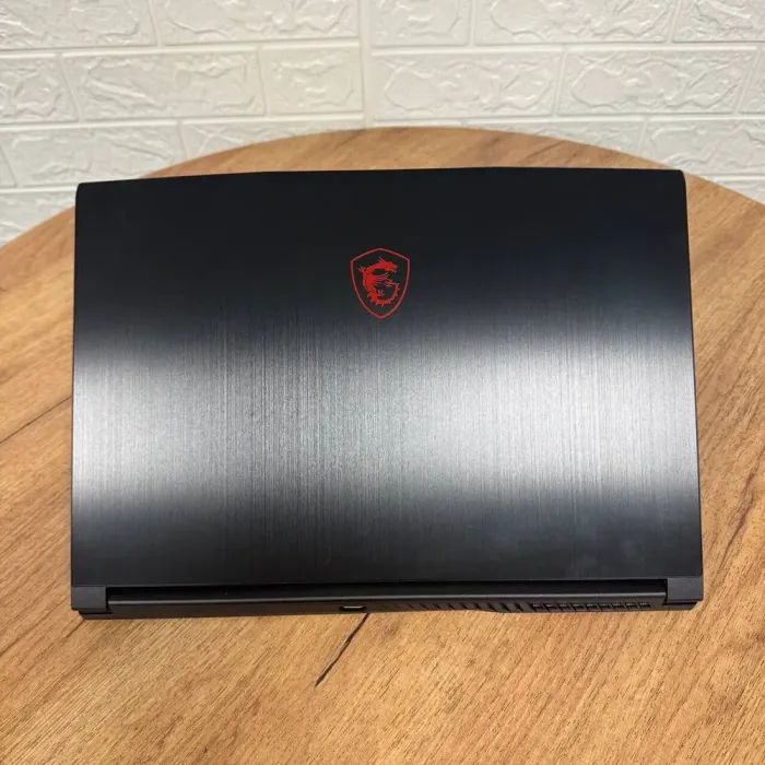 Ігровий ноутбук MSI Thin GF63 12UC / 15.6" (1920x1080) IPS / Intel Core i5-12450H (8 (12) ядер по 3.3 - 4.4 GHz) / 16 GB DDR4 / 256 GB SSD / nVidia GeForce RTX 3050, 4 GB GDDR6, 128-bit / WebCam б/в - зображення 3