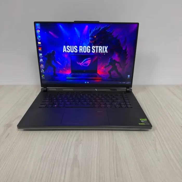 Ігровий ноутбук Б-клас Asus ROG Strix Scar 16 G634JZ / 16" (2560x1600) IPS / Intel Core i9-13980HX (24 (32) ядер по 2.2 - 5.5 GHz) / 32 GB DDR5 / 1000 GB SSD NVMe / nVidia GeForce RTX 4080, 12 GB GDDR6, 192-bit / WebCam б/в - зображення 2