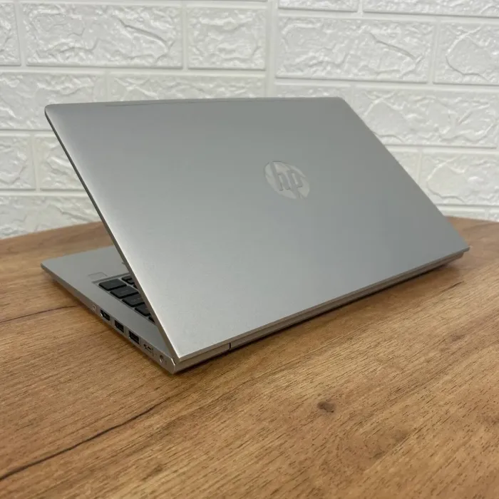 Ультрабук Б-клас HP ProBook 440 G8 / 14" (1920x1080) IPS / Intel Core i5-1135G7 (4 (8) ядра по 2.4 - 4.2 GHz) / 16 GB DDR4 / 256 GB SSD / Intel Iris Xe Graphics / WebCam б/у - зображення 6