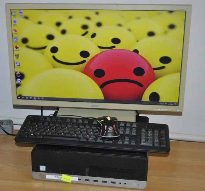 Комплект ПК: HP EliteDesk 800 G3 SFF / Intel Core i5-6500 (4 ядра по 3.2 - 3.6 GHz) / 8 GB DDR4 / 320 GB HDD / Intel HD Graphics 530 + Монітор Б-клас Acer B243HL / 24" (1920x1080) TN / VGA, DVI + Windows 10 Pro б/в - зображення 5