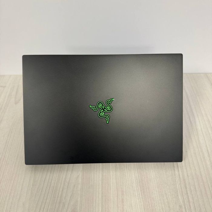 Ігровий ультрабук Razer Blade 14 RZ09-0427 / 14" (2560x1440) IPS / AMD Ryzen 9 6900HX (8 (16) ядер по 3.3 - 4.9 GHz) / 16 GB DDR5 / 1000 GB SSD NVMe / nVidia GeForce RTX 3080 Ti, 16 GB GDDR6, 256-bit / WebCam б/в - зображення 3