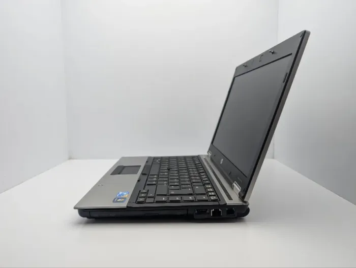 Ноутбук HP EliteBook 8440p / 14" (1366x768) TN / Intel Core i7-620M (2 (4) ядра по 2.7 - 3.3 GHz) / 6 GB DDR3 / 240 GB SSD / Intel HD Graphics / WebCam б/в - зображення 6