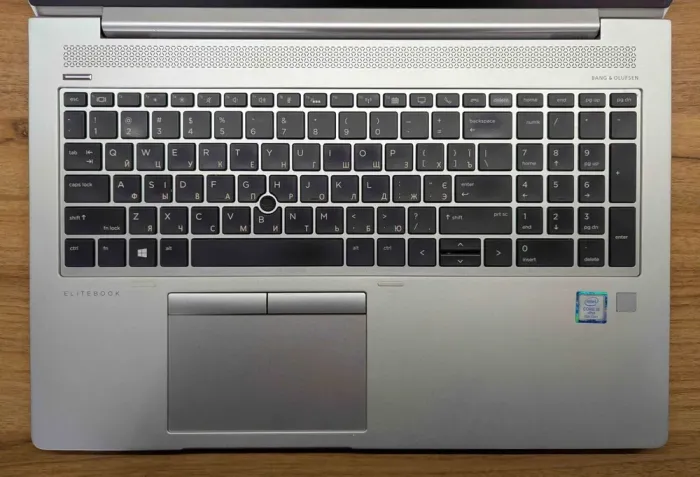 Ультрабук Б-клас HP EliteBook 850 G6 / 15.6" (1920x1080) IPS / Intel Core i5-8365U (4 (8) ядра по 1.6 - 4.1 GHz) / 16 GB DDR4 / 512 GB SSD / Intel UHD Graphics / WebCam / TouchID / Windows 10 б/в - зображення 4
