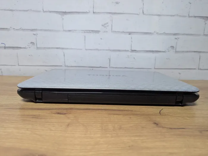 Ноутбук Б-клас Toshiba Satelite L750-13b / 15.6" (1366x768) TN / Intel Core i3-380M (2 (4) ядра по 2.53 GHz) / 8 GB DDR3 / 256 GB SSD / nVidia GeForce GT 525M, 1 GB GDDR3, 128-bit / WebCam / DVD-ROM б/в - зображення 8