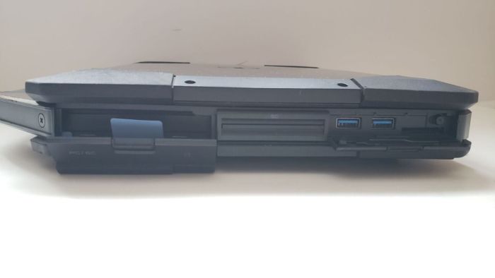 Захищений ноутбук Dell Latitude 5414 Rugged / 14" (1920x1080) IPS / Intel Core i7-6600U (2 (4) ядра по 2.6 - 3.4 GHz) / 16 GB DDR4 / 512 GB SSD / Intel HD Graphics 520 б/в - зображення 6