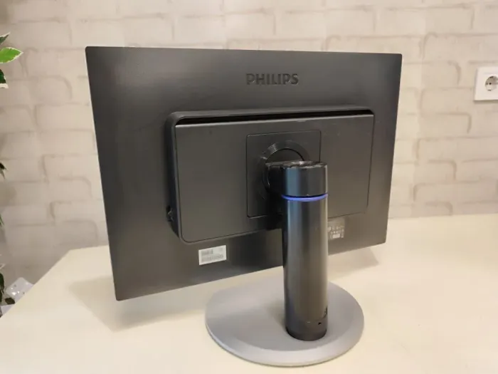 Монітор Philips Brilliance 220B4L / 22" (1680x1050) TN / DVI, VGA б/в - зображення 4